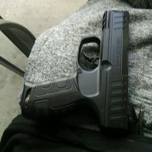 Meet your Posher, Luis